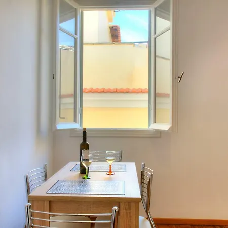 Corfu Town West * Corfu (city)