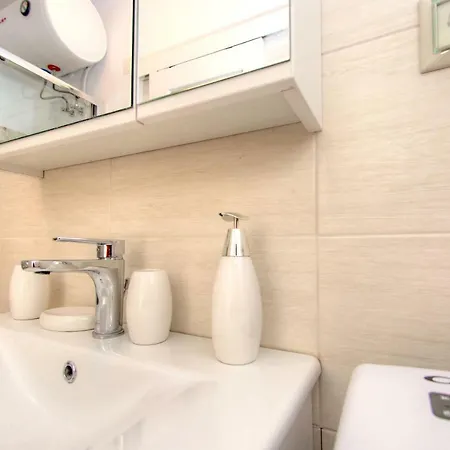 Corfu Town West * Corfu (city)